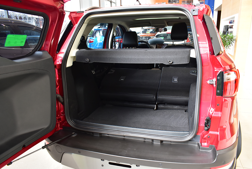 Cốp chứa đồ rộng rãi Cốp chứa đồ rộng rãi